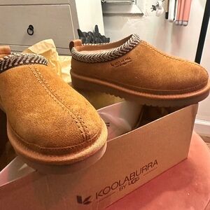 Koolaburra by UGG women’s slippers size 6